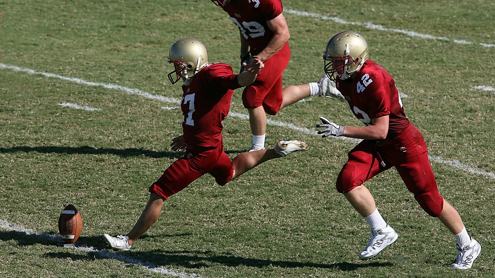 华体会体育网站入口-国足球员体能测试顺利完成，国足体能标准